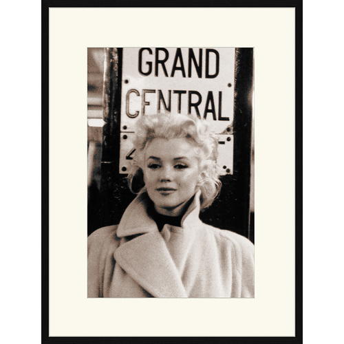 ANY IMAGE Digitaldruck »Marilyn Monroe, Grand Central Bahnhof«, Rahmen: Buchenholz, Schwarz