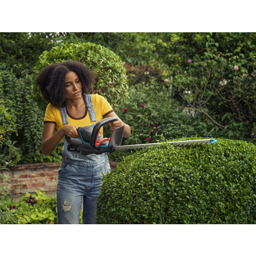 Thumbnail - GARDENA Akku-Heckenschere »ComfortCut P4All«, blauschwarz, Schwertlänge: 50 cm, mit Akku - blau | schwarz