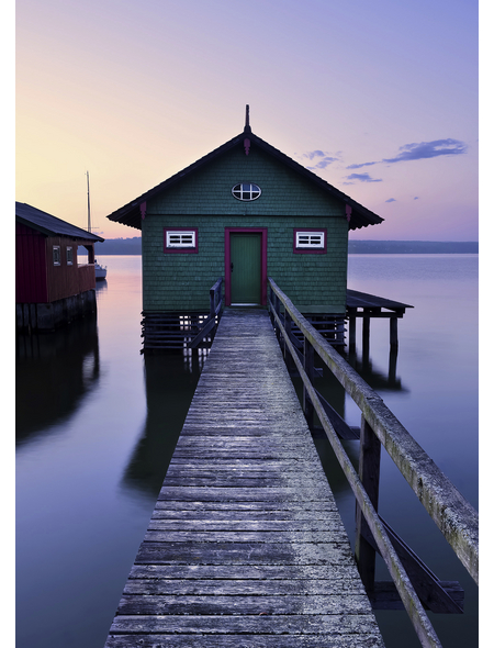 KOMAR Vliestapete »Das grüne Bootshaus«, Breite 200 cm, seidenmatt